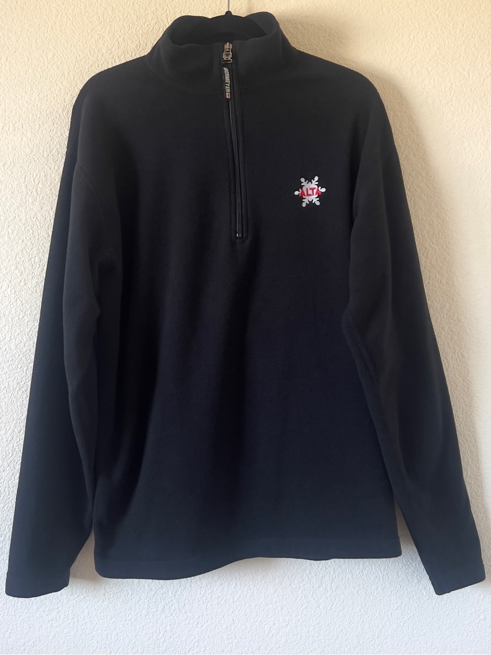 Obermeyer UltraGear Men’s  Black Sweater with Chest Embroidery Size L/XL